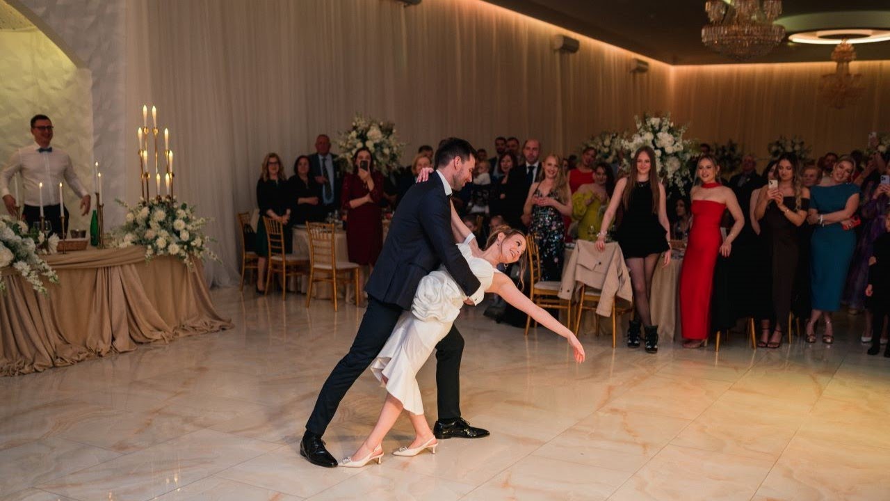 Unforgettable Wedding First Dance to 