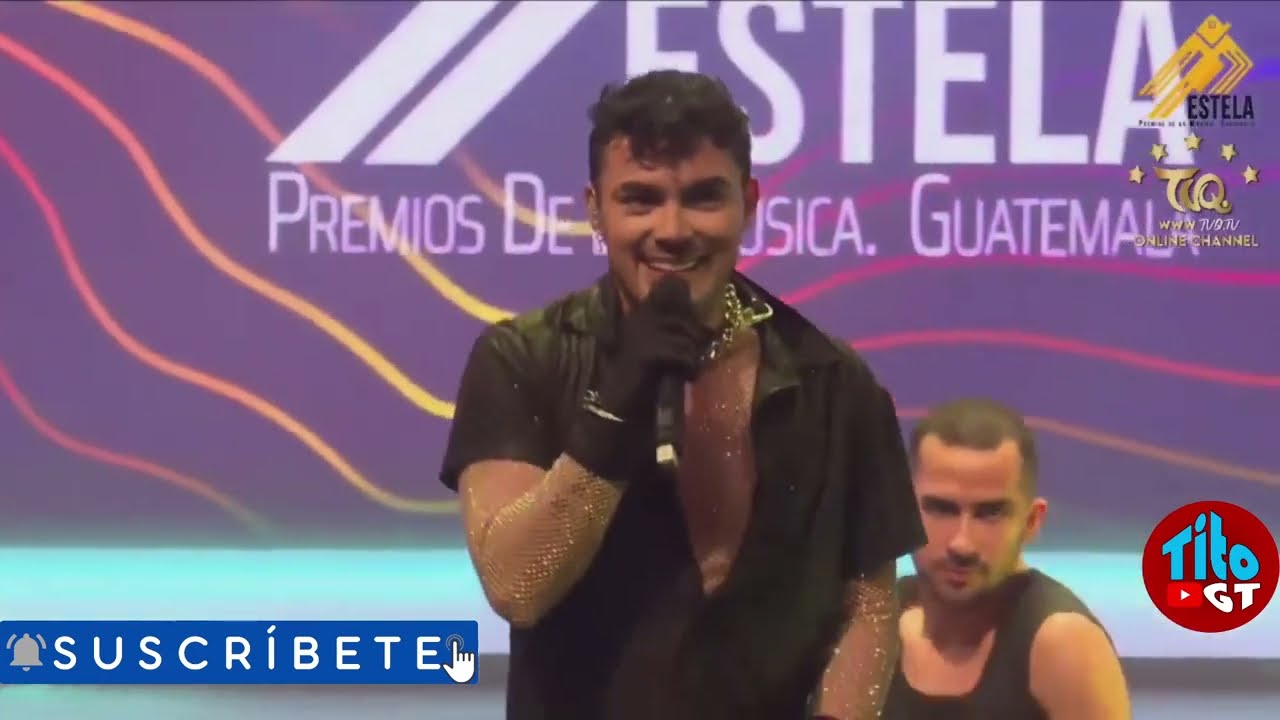 Dennis Arana sorprende en los Premios Estela 2022