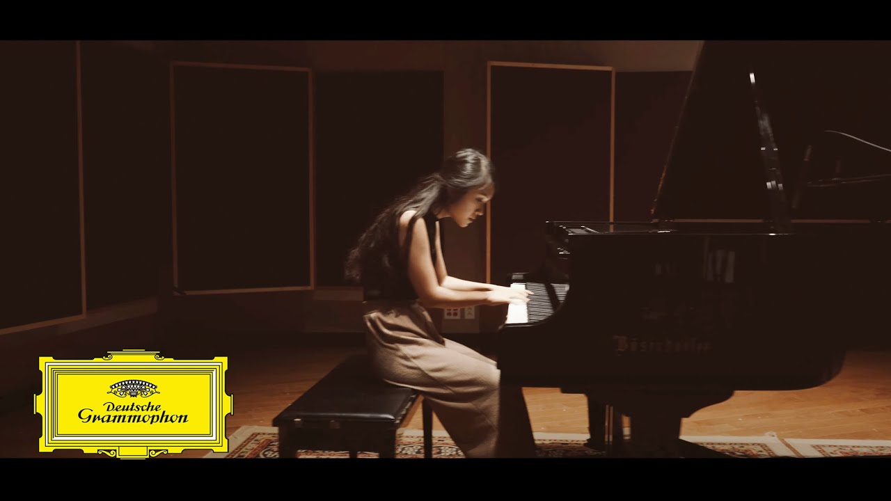 Eunike Tanzil – Luna (Official Music Video)