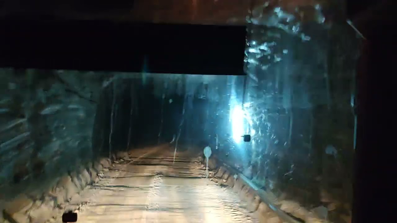 Intrarea cu autobuzul in Salina Ocnele Mari