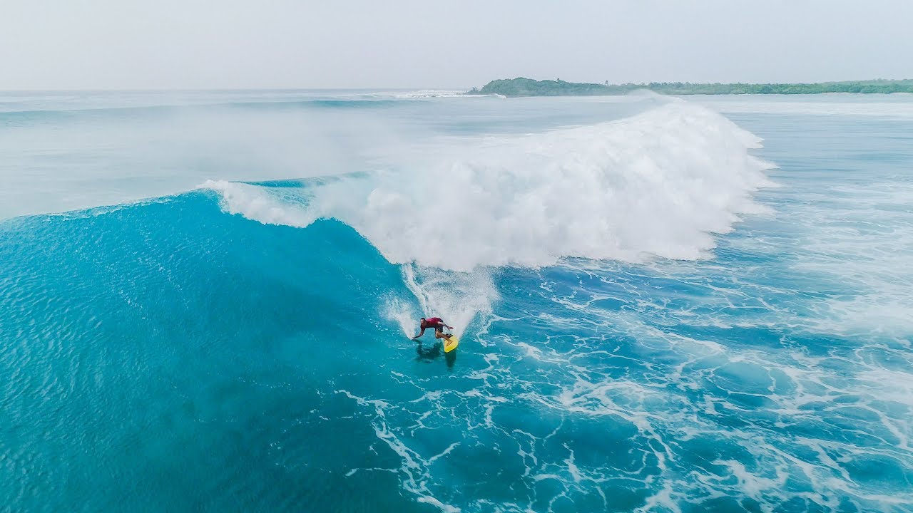 Surf par houle de nord en Guadeloupe | Grosses vagues | Septembre 2018 | Vidéo drone