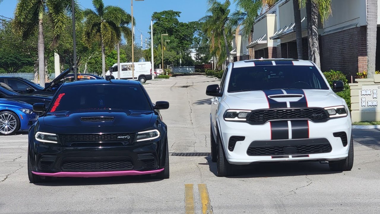 SRT Hellcat Durango VS SRT Hellcat Charger Widebody in a drag race. Dig and roll.