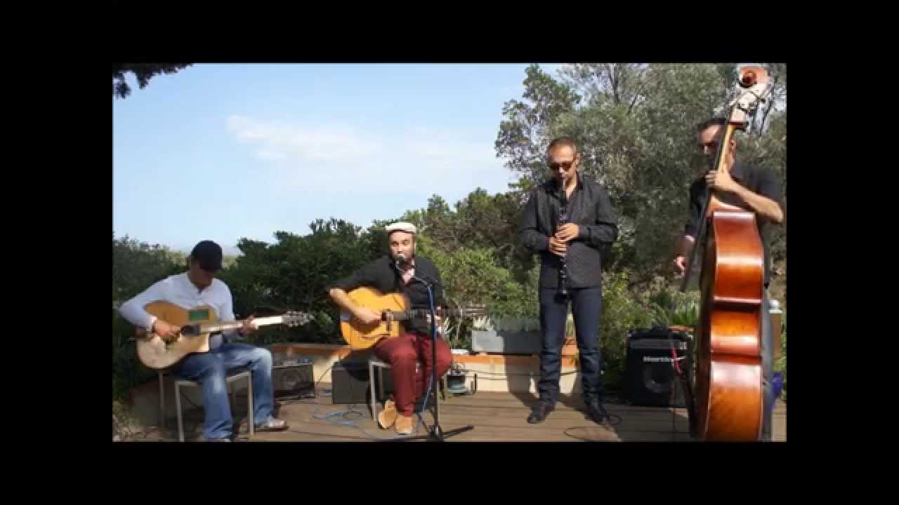 Hot club de Tord&egrave;res- Florin gugulica -sur le pont des arts- Brassens
