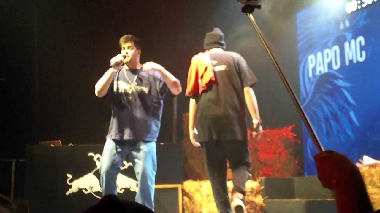 Kodigo vs Papo mc - Batalla de los gallos Red Bull Argentina 2013