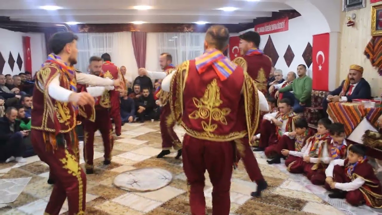 Ulubey Yaran Meclisi, birliğin ve kardeşliğin en güzel haliyle oynuyor.#çankırı #çiviköyü #çankırı 