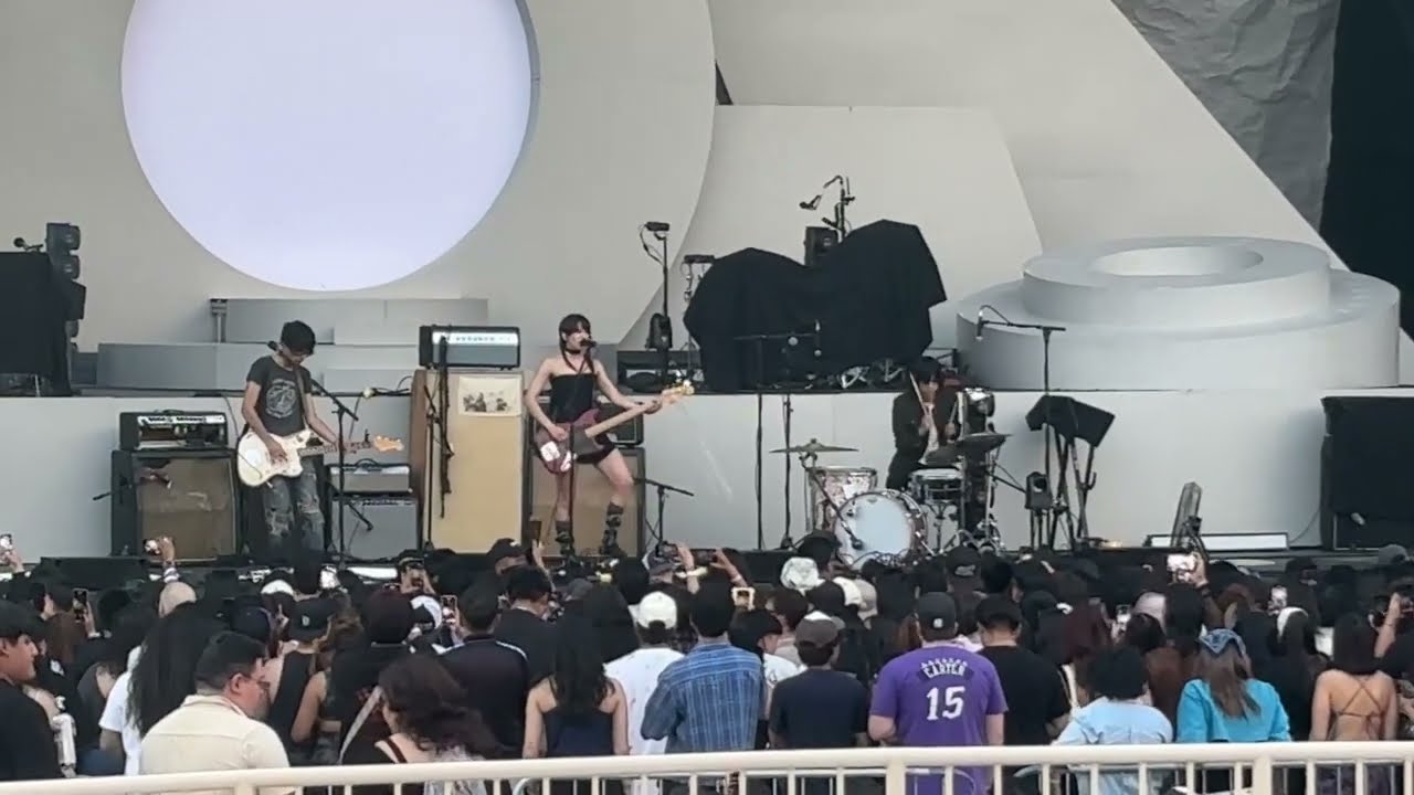 julie - live at Isleta Amphitheater in Albuquerque [FULL SET] 7/15/25