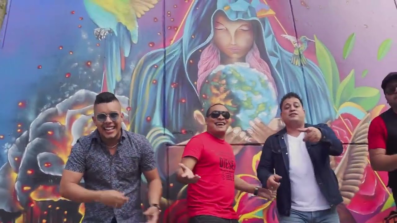 ME VOY PARA MEDELLIN - Oficial - EL COMBO DE LAS ESTRELLAS