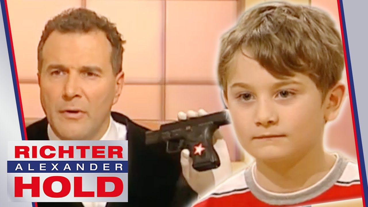 Felix (9) findet Geld und Waffe im Wald! | 2/2 | Richter Alexander Hold | SAT.1