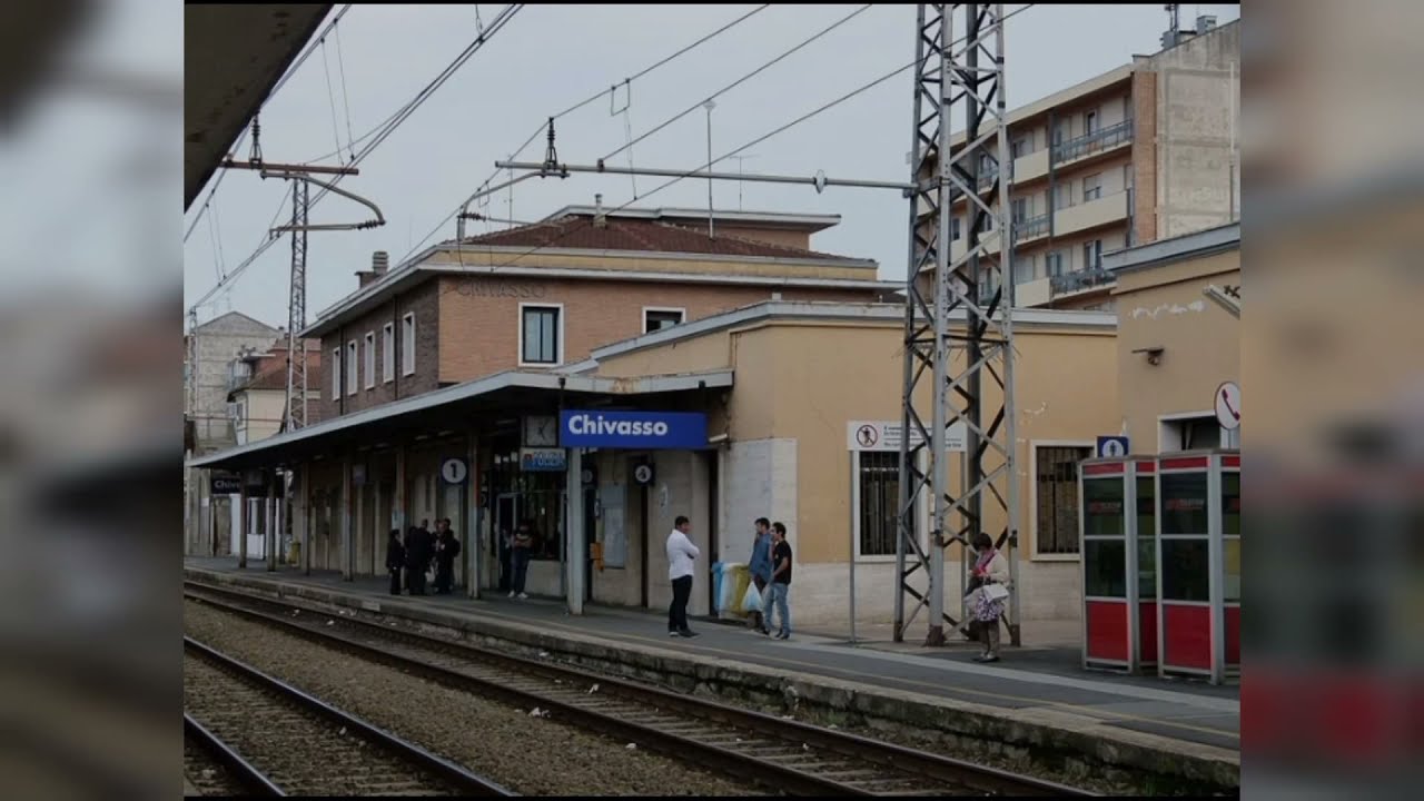 Annunci Trenitalia & SFM dalla stazione di Chivasso.