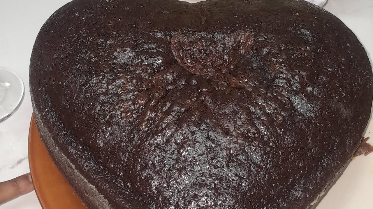 Easy moist chocolate cake recipe 