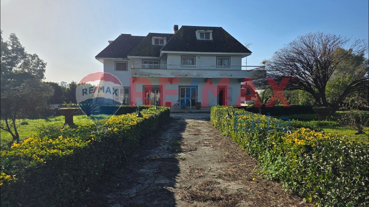 Villa con piscina in vendita vicino Sabaudia