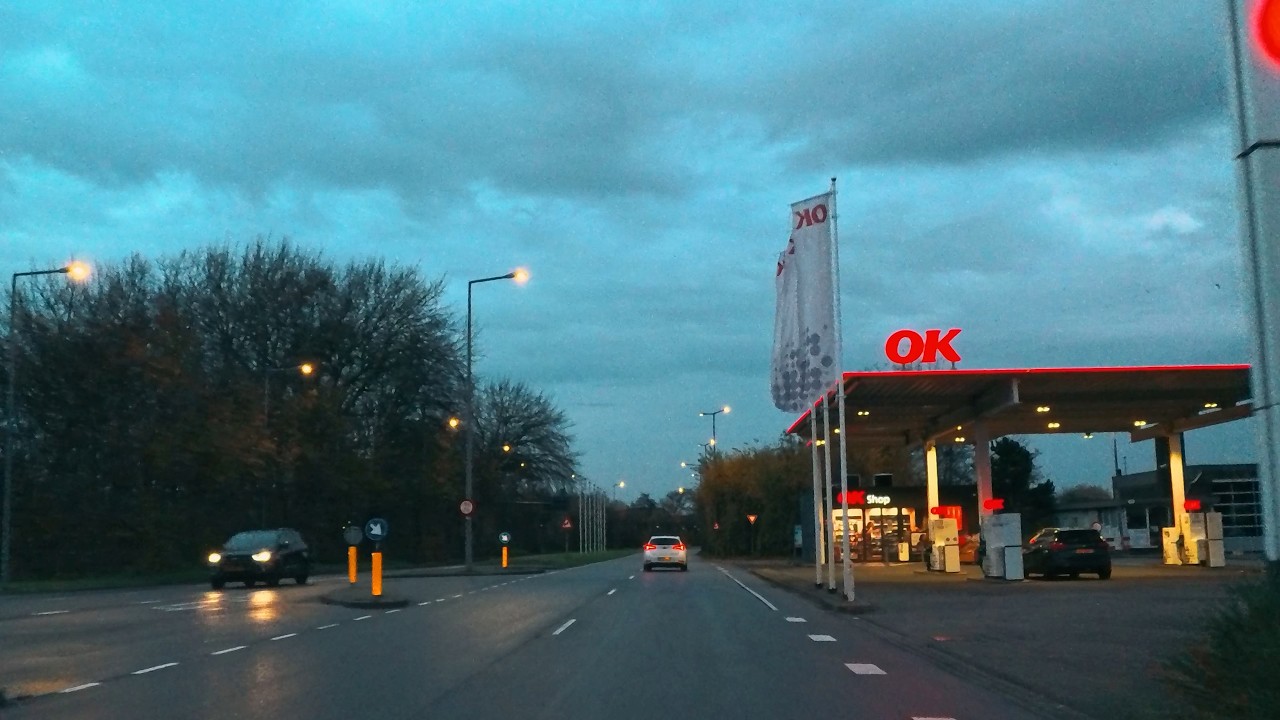 Driving in the Netherlands: Dusk Drive from Hoek van Holland to The Hague in a Little Bit of Rain