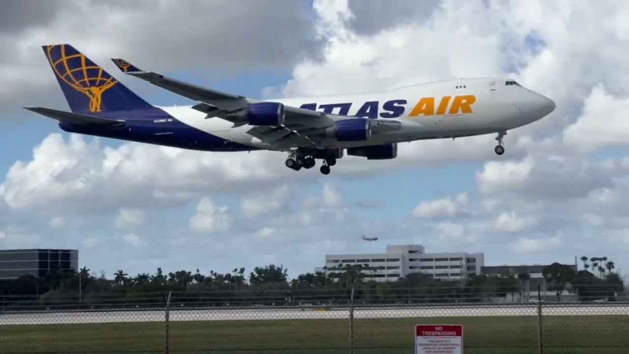 *Plane spotting with *@L.A.FLIGHTS * Plane spotting at Miami international airport 2/15/2025