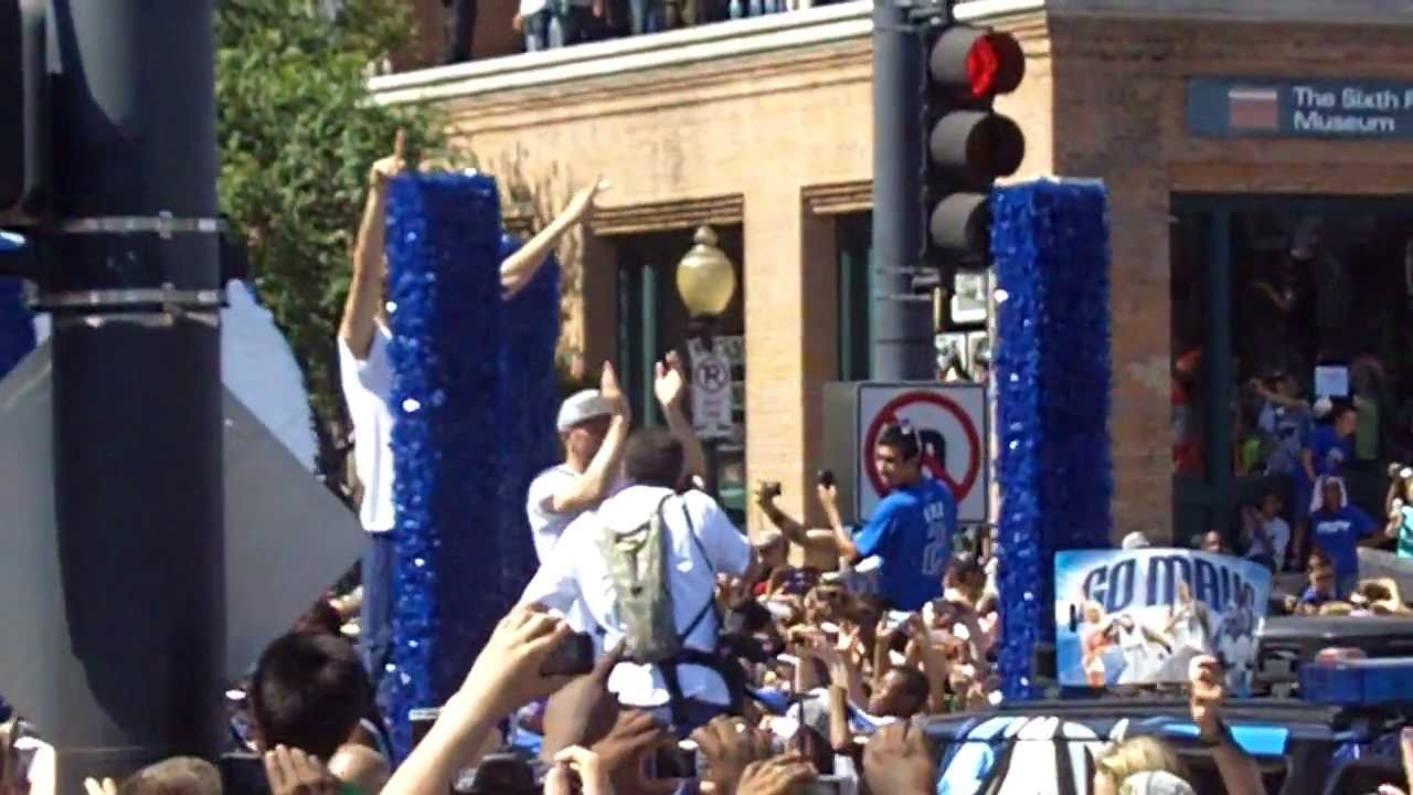 2011 Mavericks Parade -- Kidd Dirk and Terry