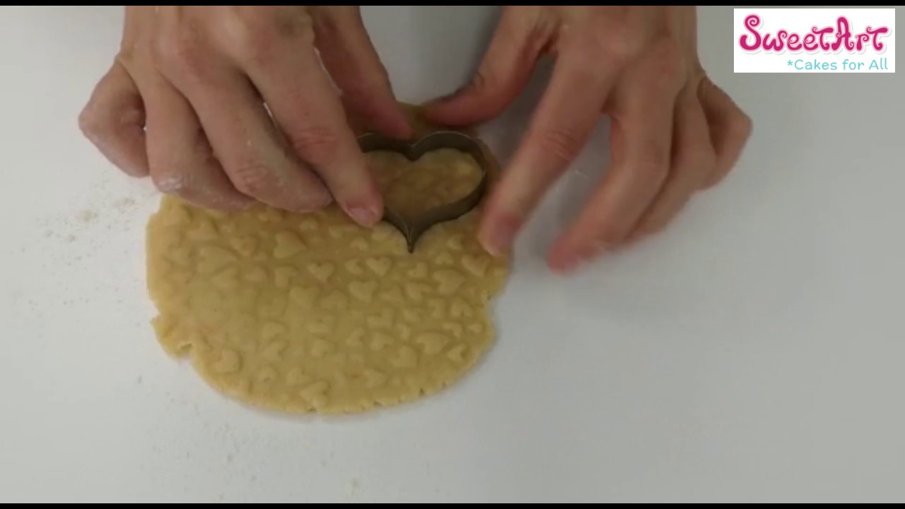 Como decorar bolachas cora&ccedil;&atilde;o com tapete marcador - Dia dos Namorados