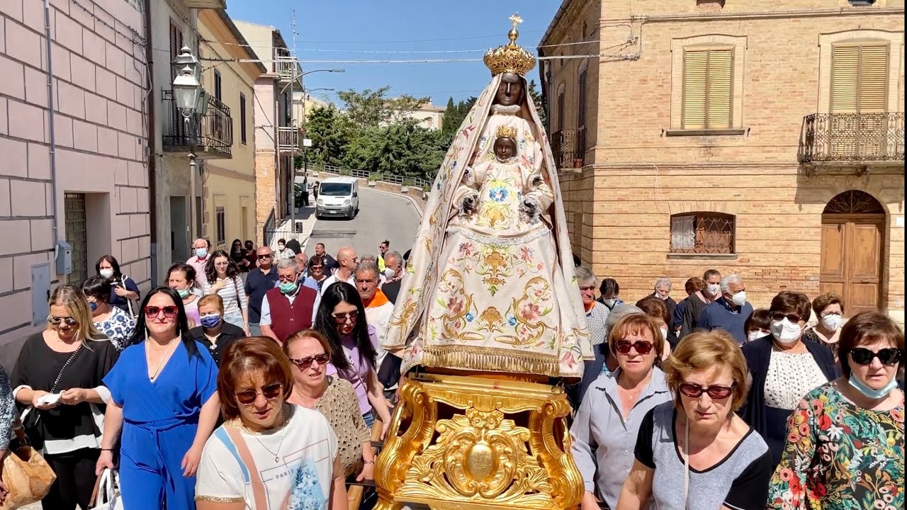 Furci - Processione con Maria Santissima Incoronata