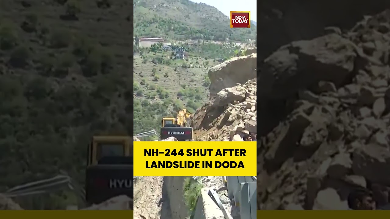 NH 244 SHUT AFTER LANDSLIDE IN DODA #doda #jammukashmirlandslide #nh244 #shortsviral