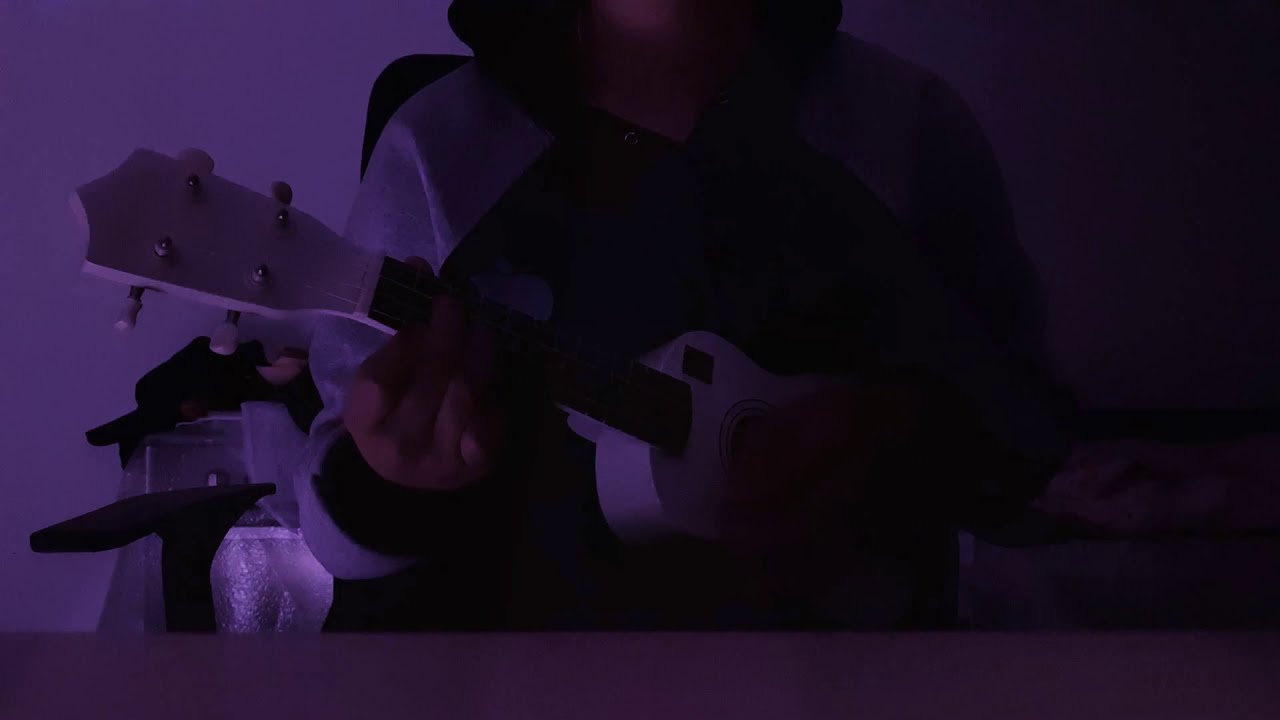 vance joy - riptide (ukulele cover by carob flour)