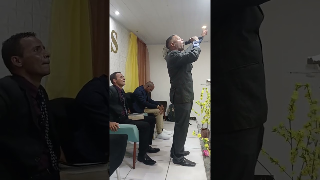 Muito forte esse louvor 