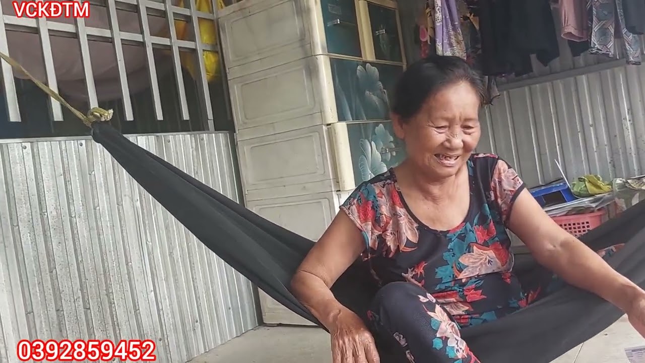 Tý Sún hôm nay nhận được lì xì từ chị Hà ở Sài Gòn