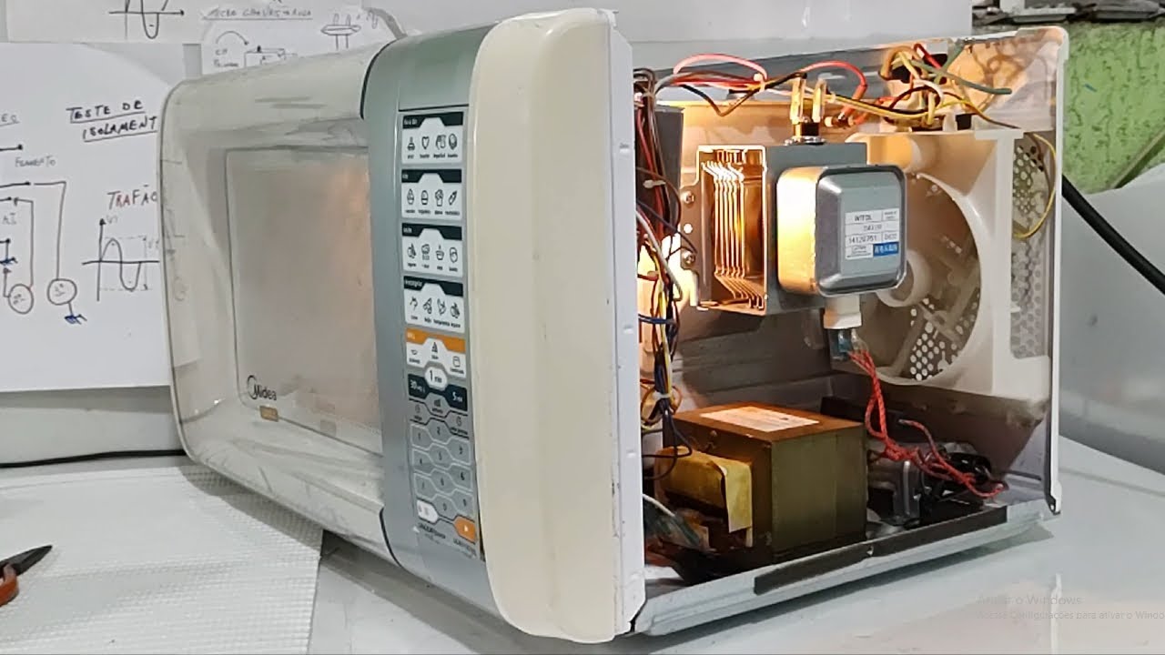 Microondas Midea MTAG41, funciona, passa o tempo no display, não esquenta.