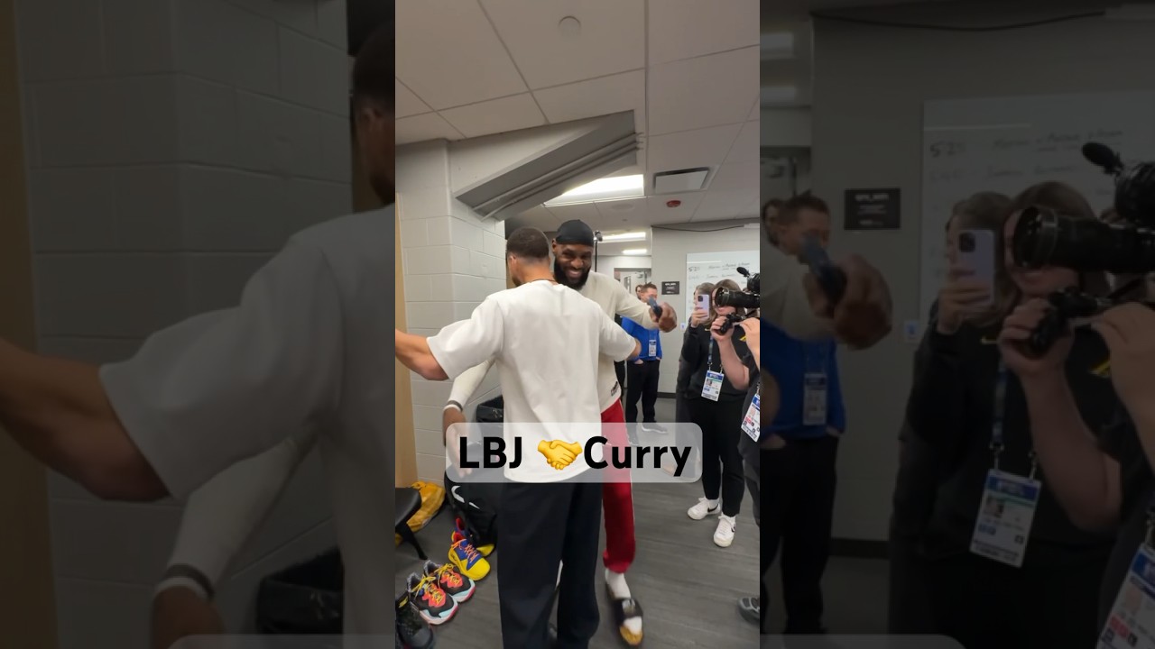 &ldquo;Get That Flick&rdquo;- LeBron James Shows Love To Stephen Curry!📸❤️| #NBAAllStar| #Shorts