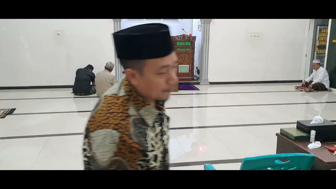 @Kuliyah Shubuh MASJID HAJI ALABROR KAB PATI MASJID REST AREA 24 JAM kitab Kifayatul Ahyar 