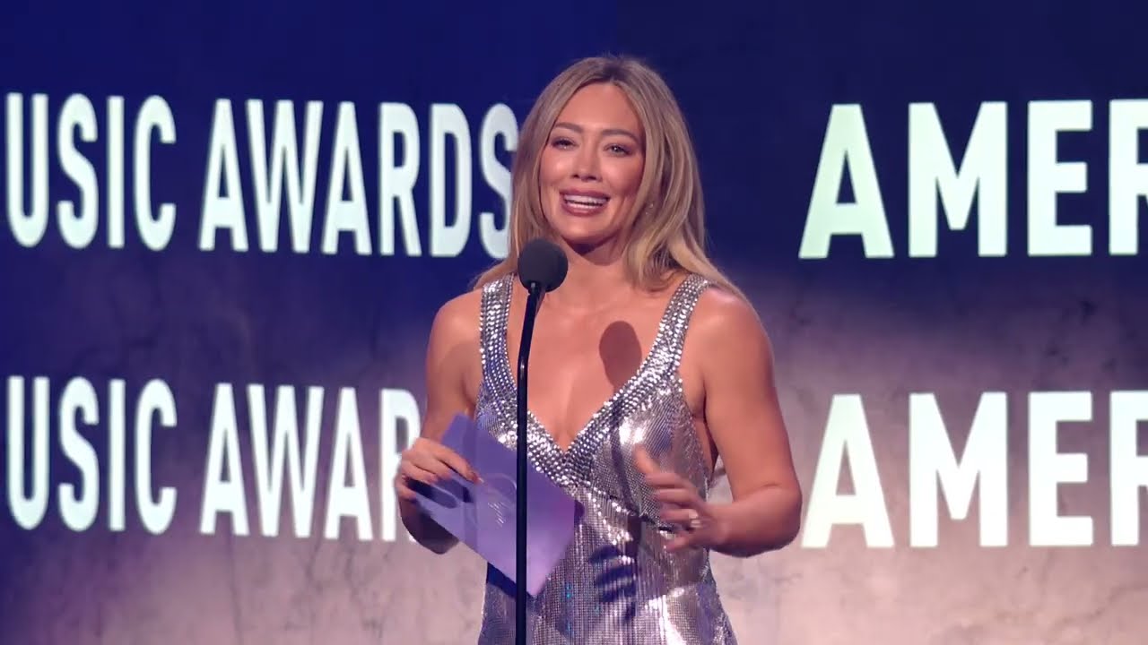 Hilary Duff Presents the Award for New Artist of the Year [52nd American Music Awards]