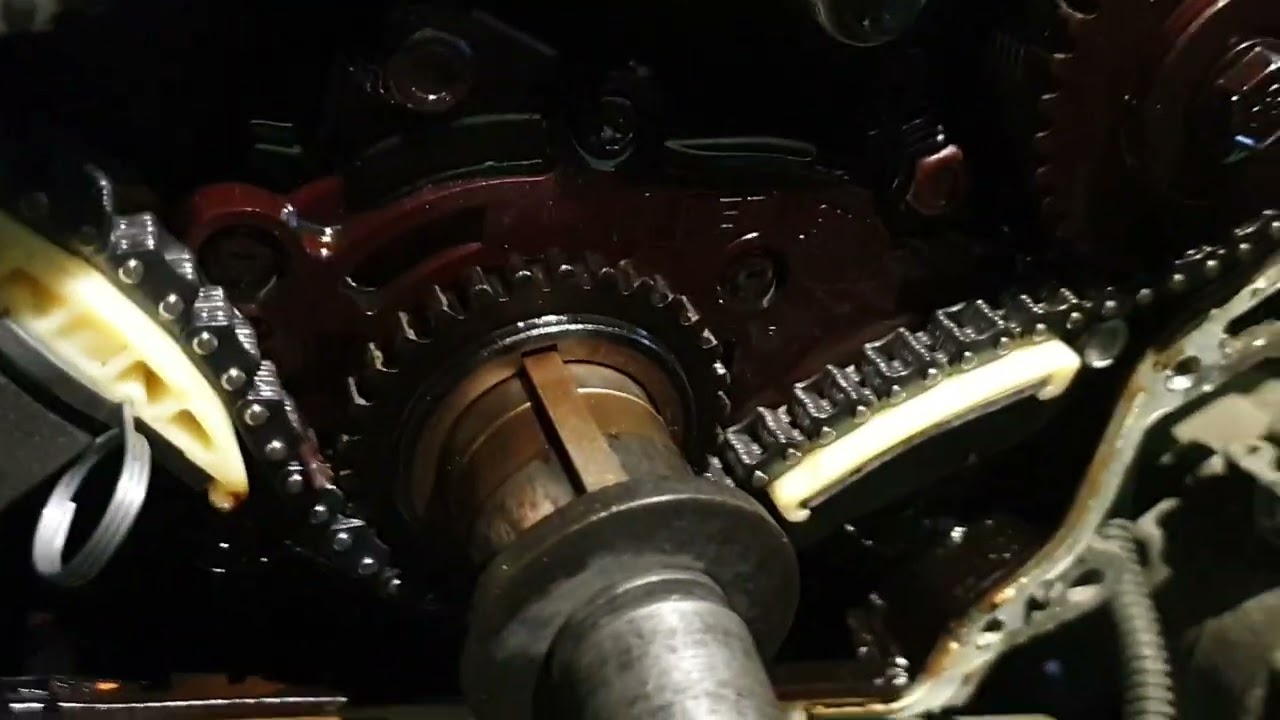 V6 Holden Commodore timing marks and alignment.