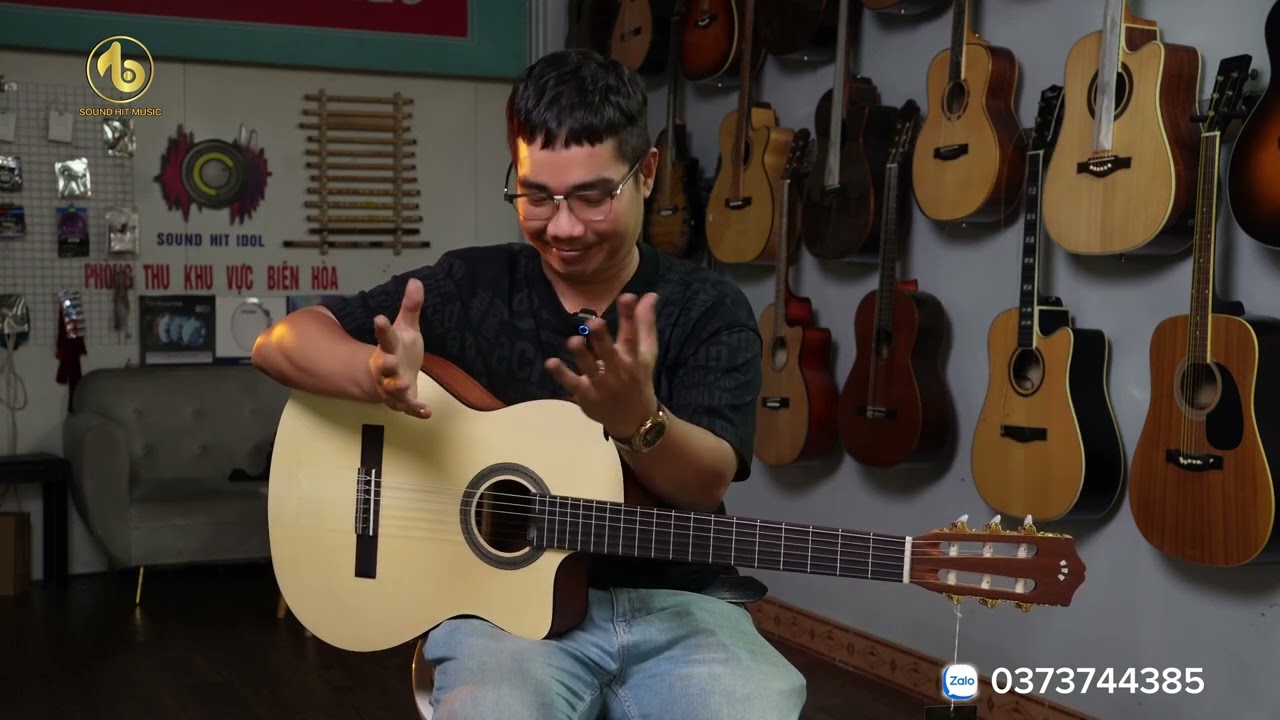 Review guitar Cordoba C1M CE
