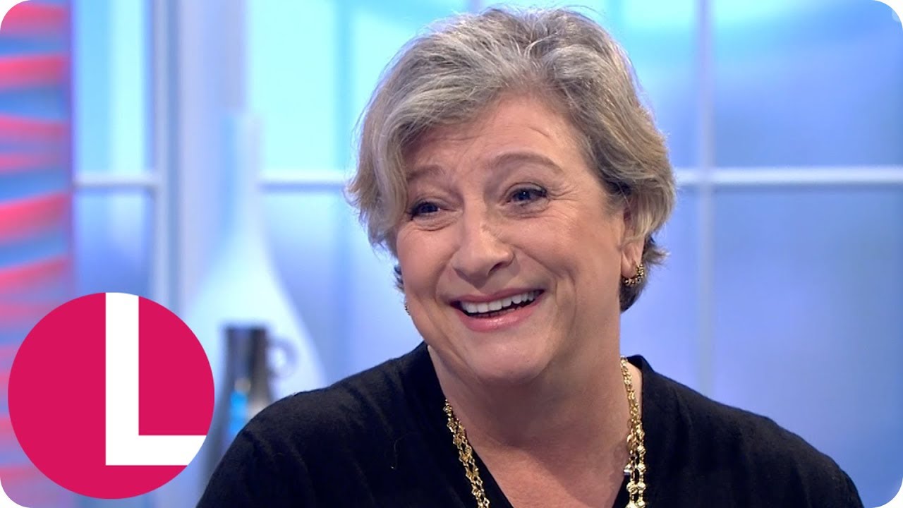 Caroline Quentin Still Loves Messing Around on Set With Martin Clunes | Lorraine