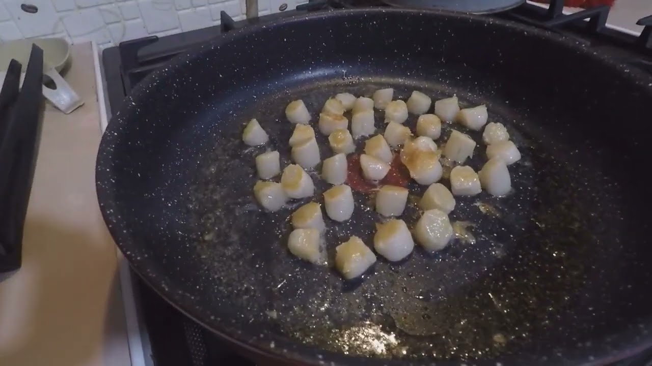 Здорово, еда своими руками - гребешки в сливочно чесночном соусе.