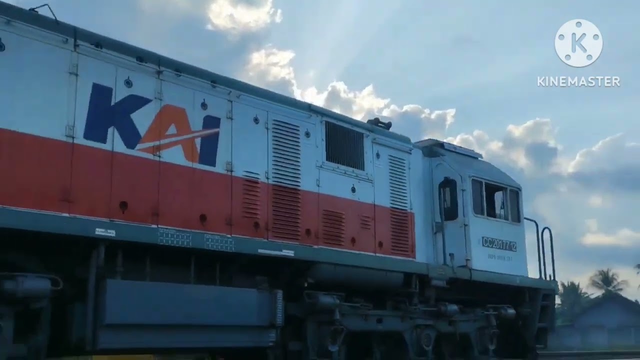 komplikasi moment kereta api di stasiun Kutowinangun