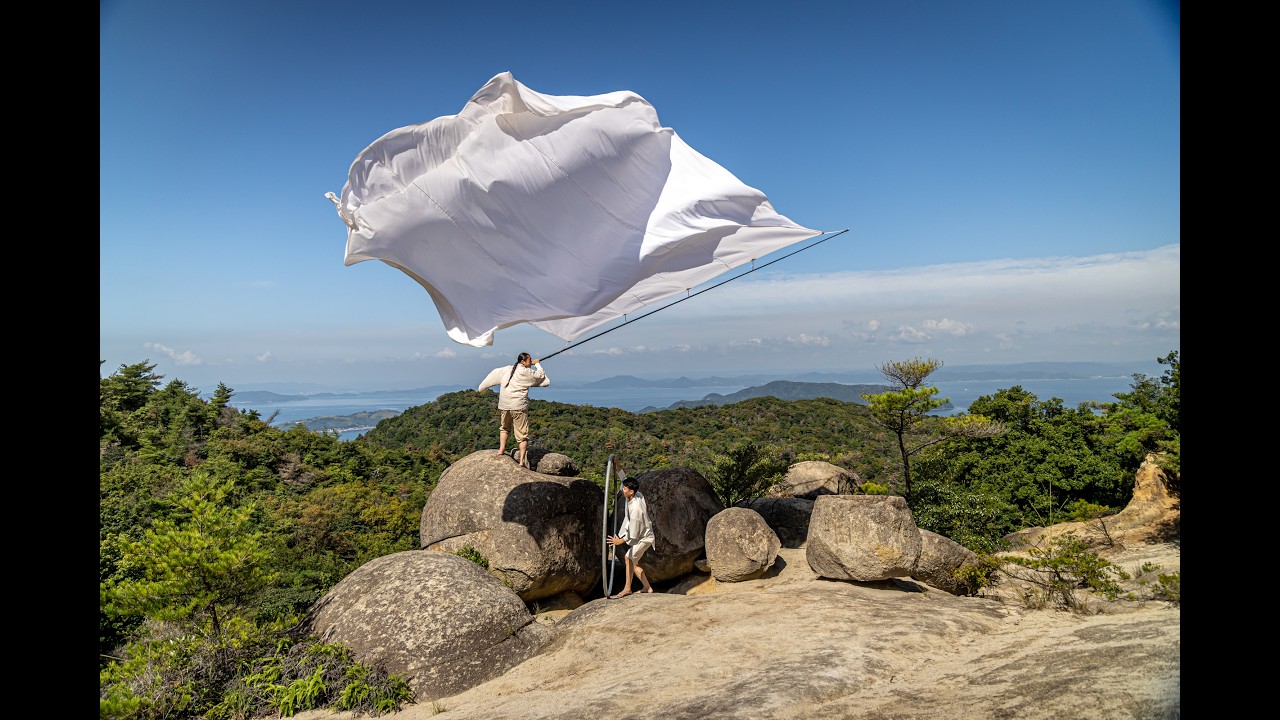 巨岩 ／  静けさのかたち  〜島の石と、からだと、風の記録〜