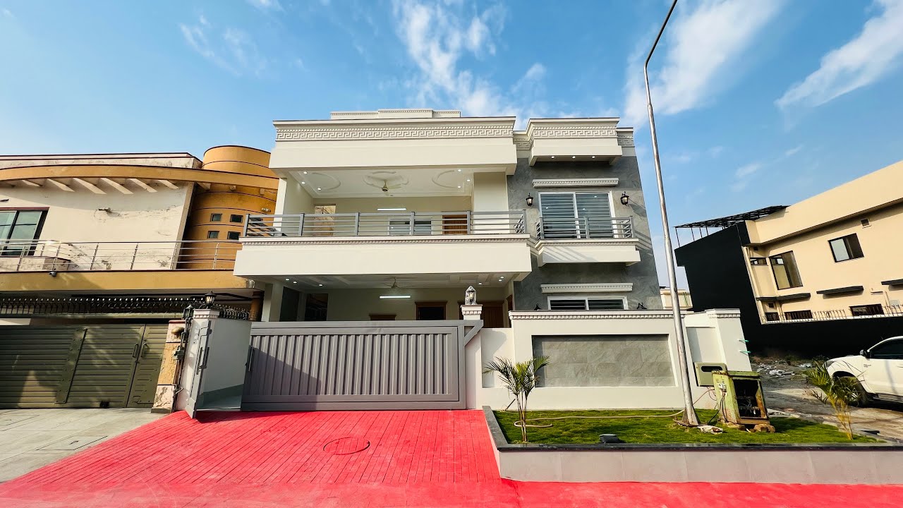 14 Marla Diyaar Wood Work House For Sale in G-13 Islamabad