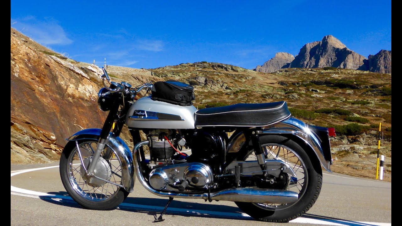 Restoration of a 1966 Norton Atlas motorcycle
