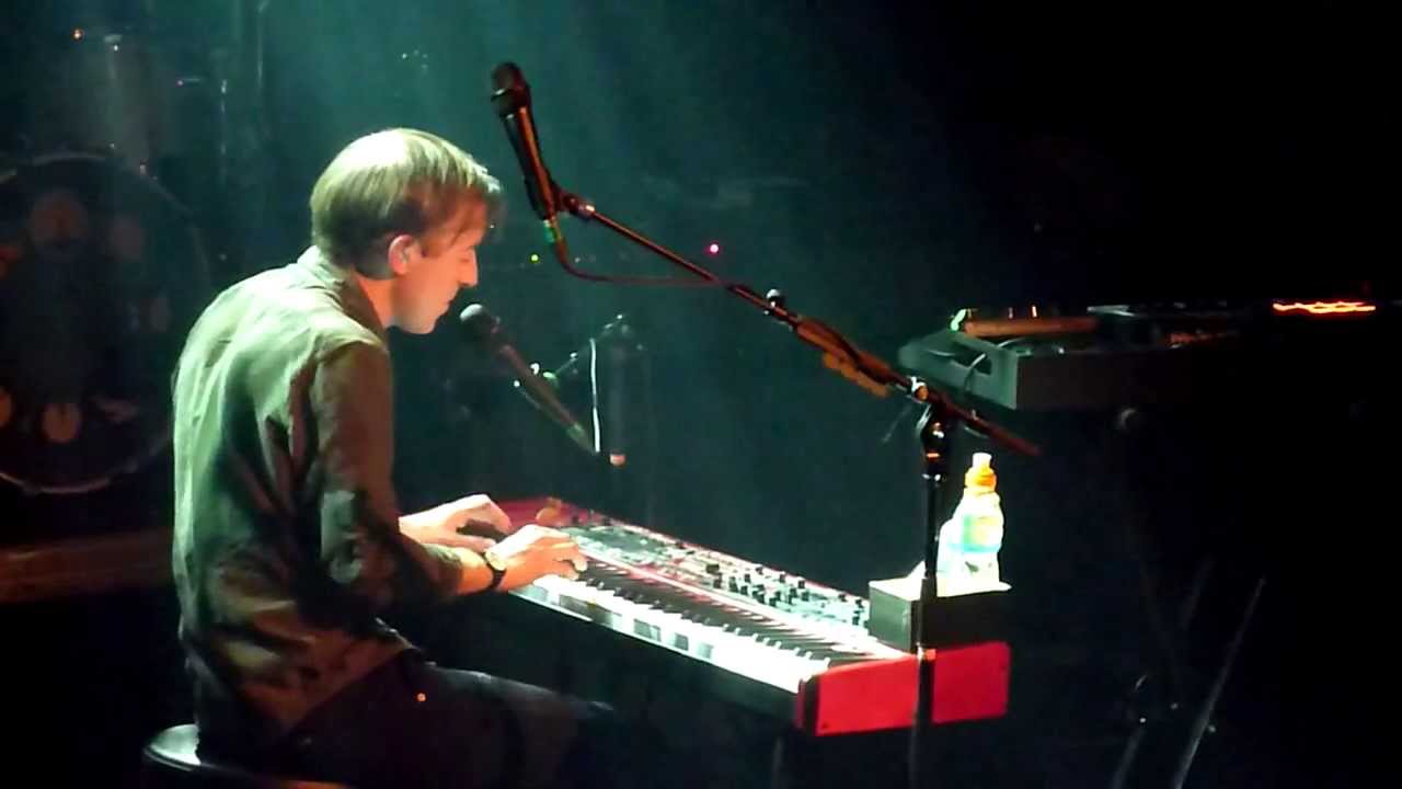 Bombay Bicycle Club Live 'Eyes Off You' (Melkweg, Amsterdam 10-02-14)
