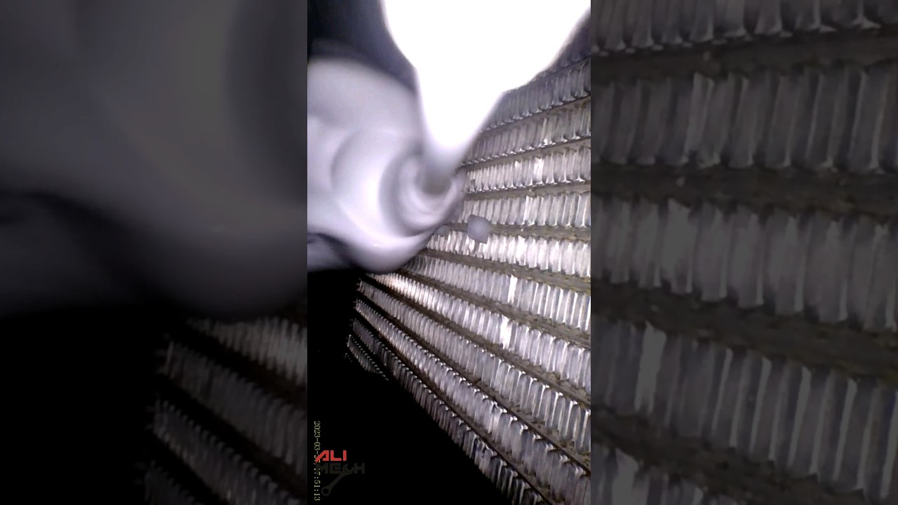 How to remove your car's air conditioning odor #shorts