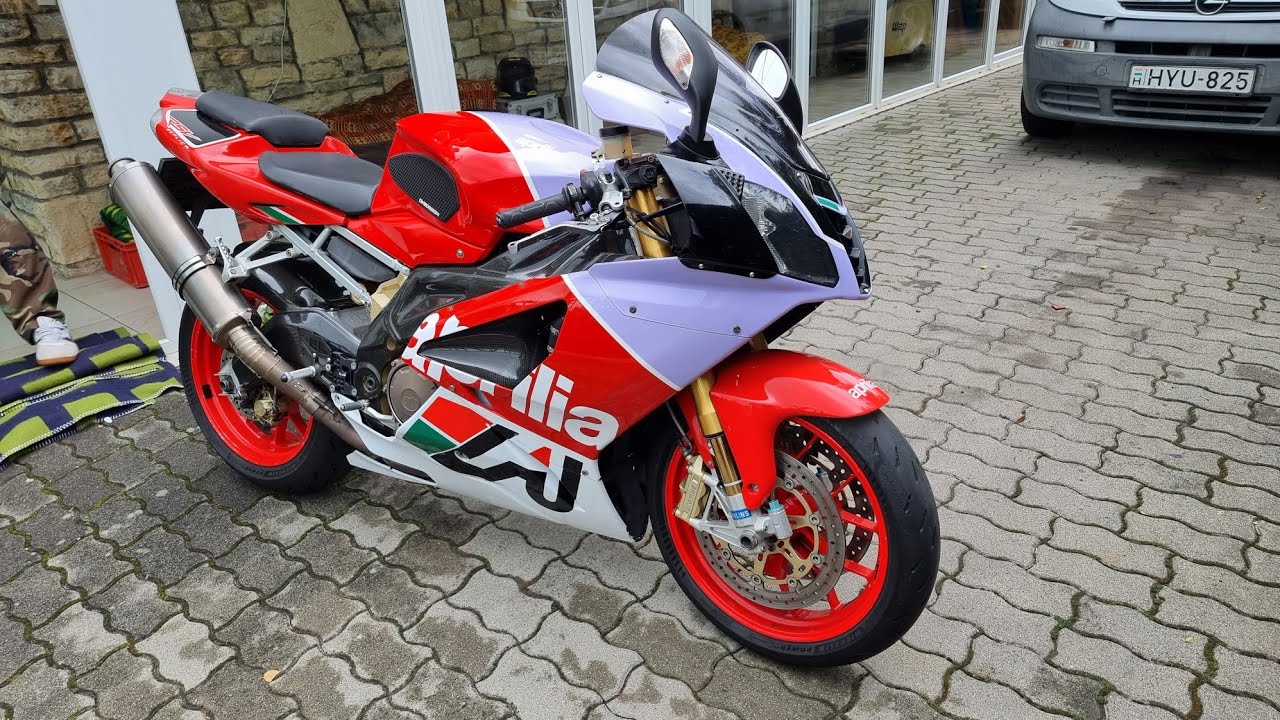 Aprilia RSV 1000 Factory cold start. 👍😉