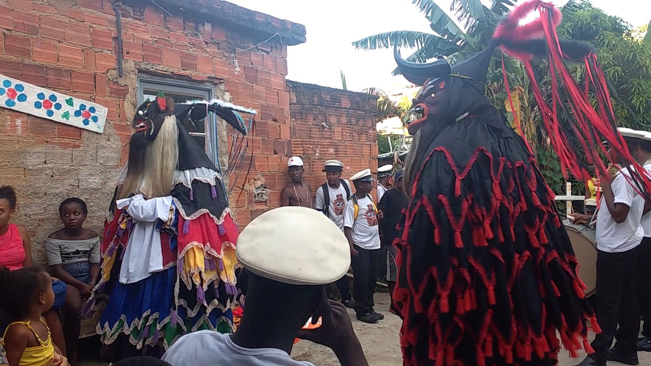 Folia de reis lua clara - palhaço chiquim e mumuzinho - entrega dá bandeira