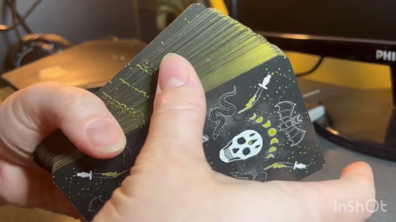 Обзор колоды Macabre Tarot с Марией Индане