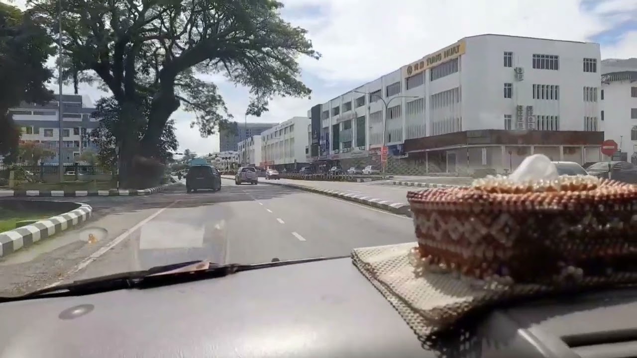 Jalan-jalan di pasar miri dan cari kedai gunting rambut