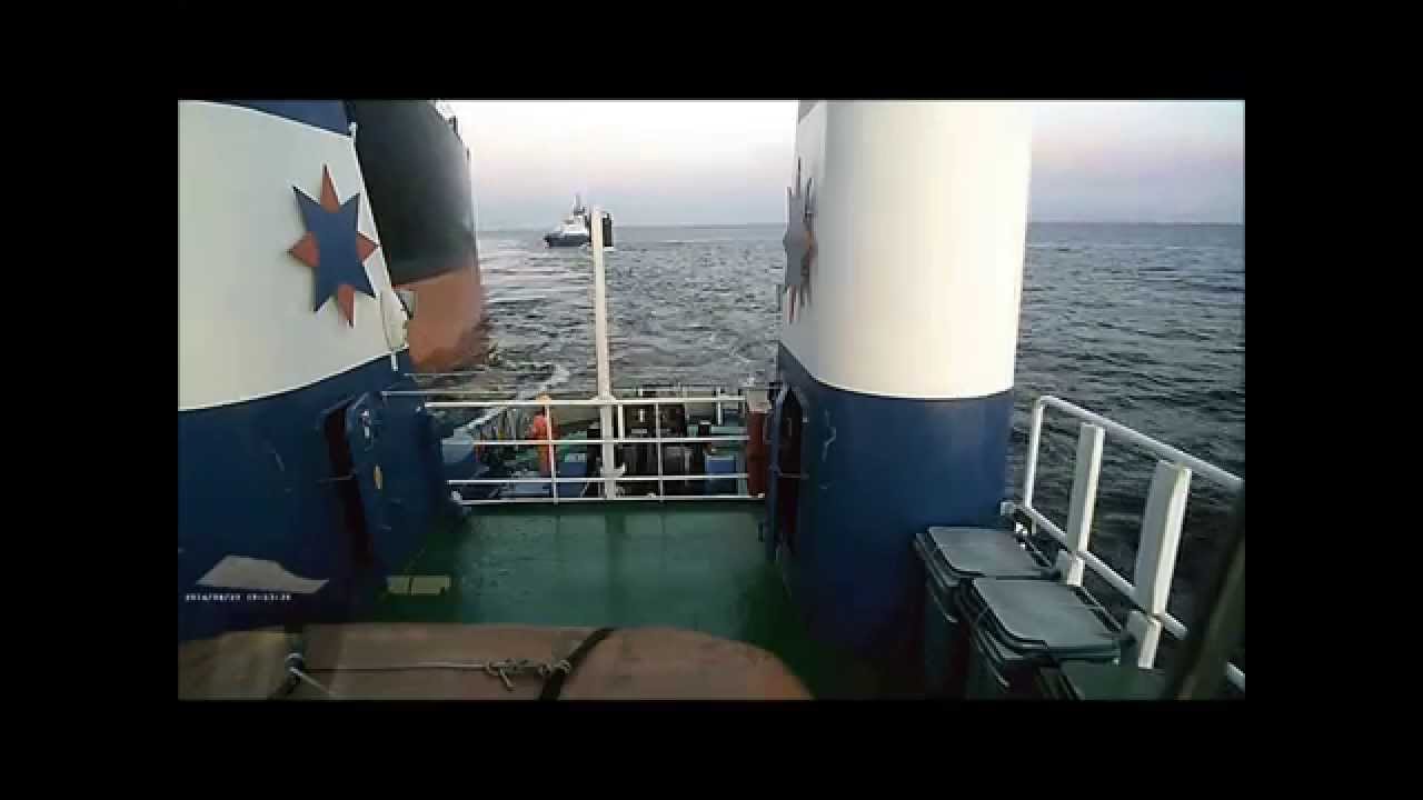 holownik FAIRPLAY IV pod dziobem