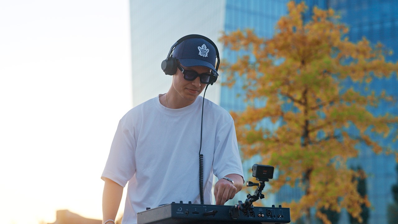Groovy House Sunset Mix - Kasi x Frankfurt / Germany - Vybique Foreign Affairs Sessions