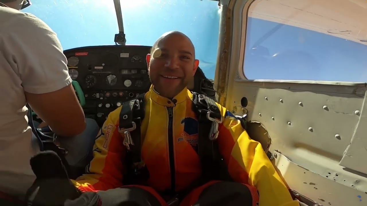 No fear necessary, 12000ft skydive jump