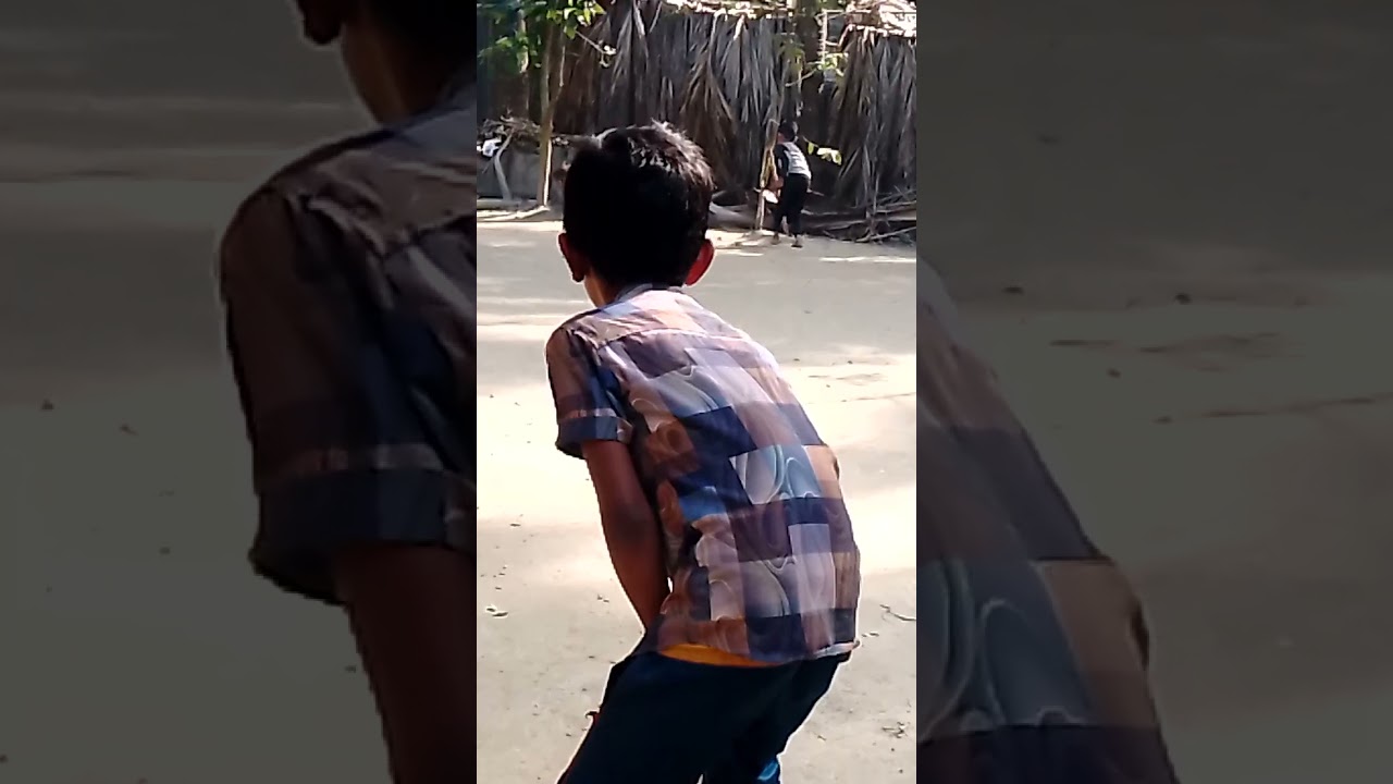 গ্রামের বাচ্চা-কাচ্চারা খেলাধুলা আনন্দ উল্লাস জড়িত এটা 🏏🏏🏏🏏