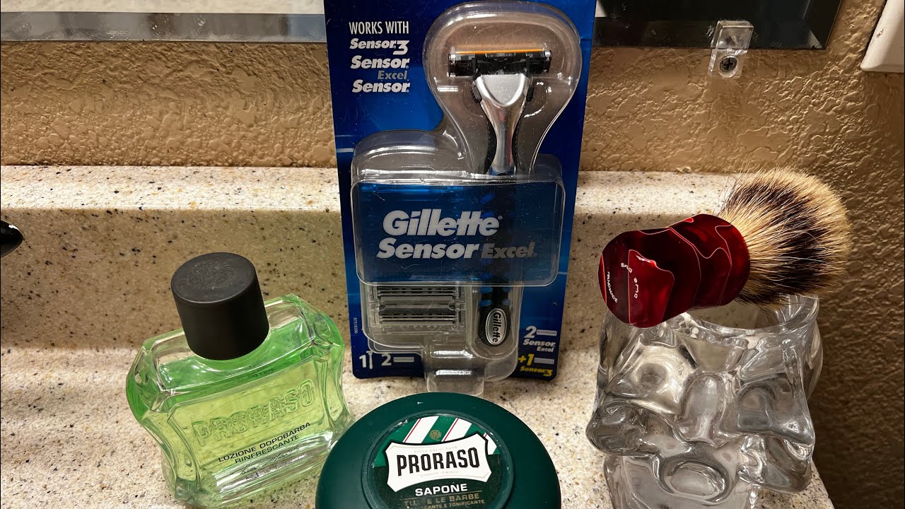 Новая бритва Sensor Excel от Gillette, помазок Shavemac Brush и Proraso Green.