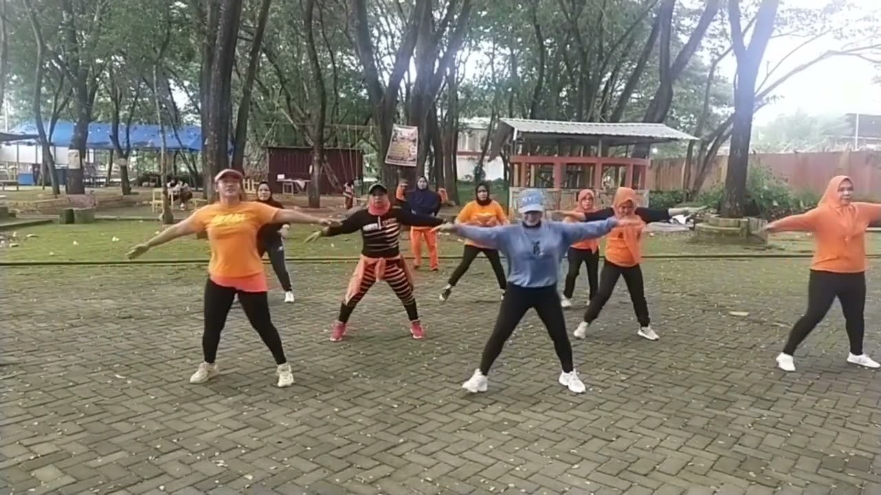 Aerobik pemula|inti|kanan kiri|leni army|baweel community|sulbar|polman