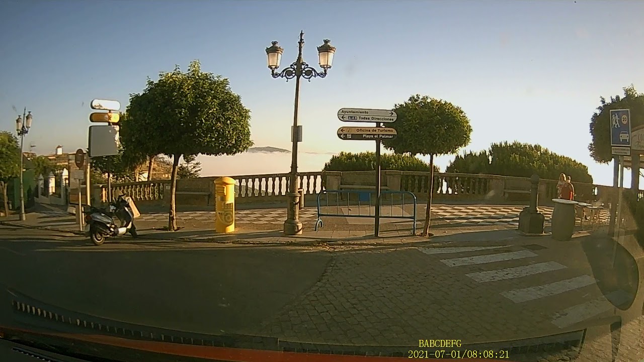 EL GPS ME METE POR LAS CALLES MAS ESTRECHAS DE VEJER DE LA FRONTERA