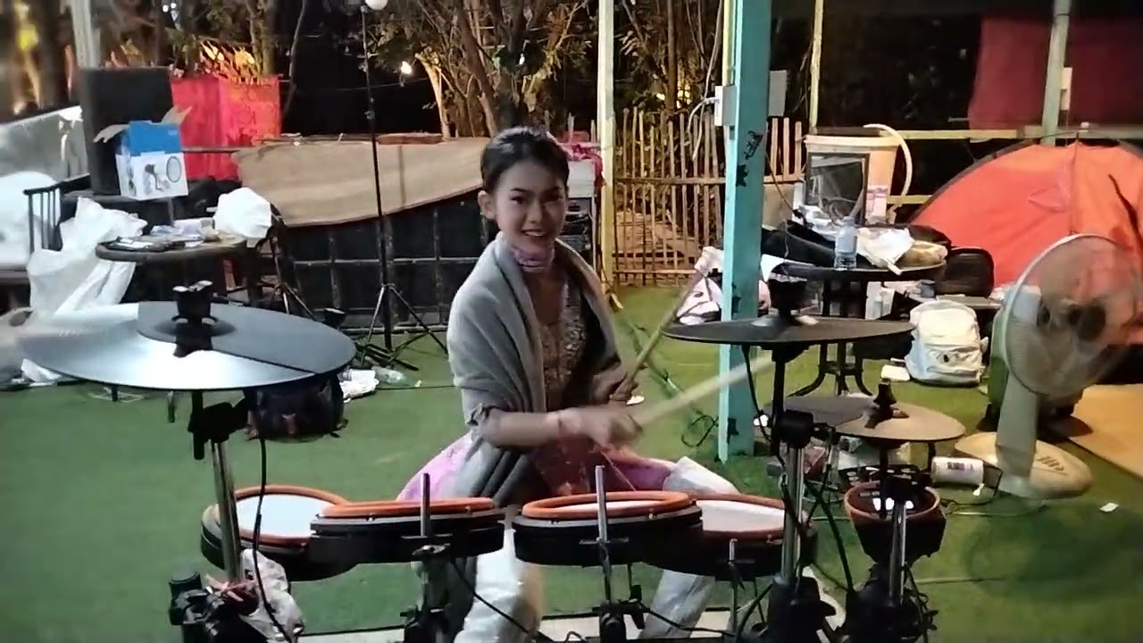 ลองกอง.ธิดาลาว